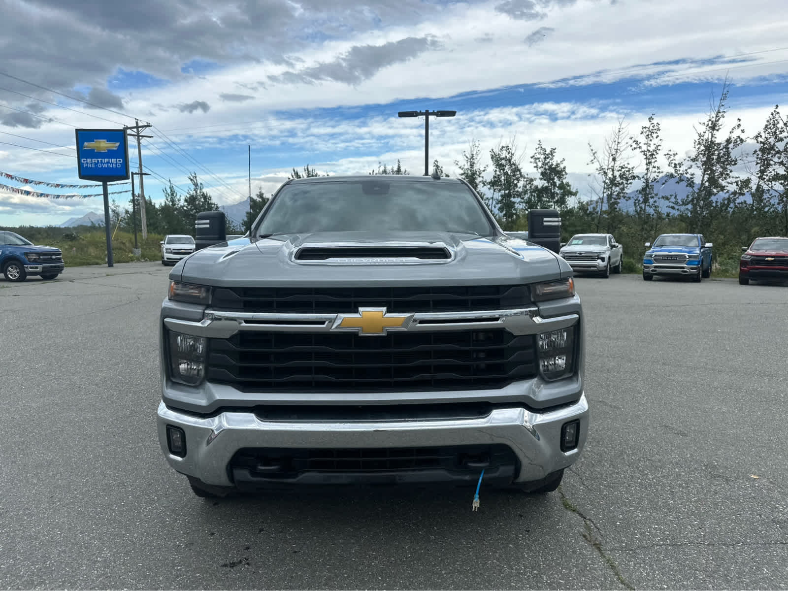 2024 Chevrolet Silverado 2500HD LT photo 2