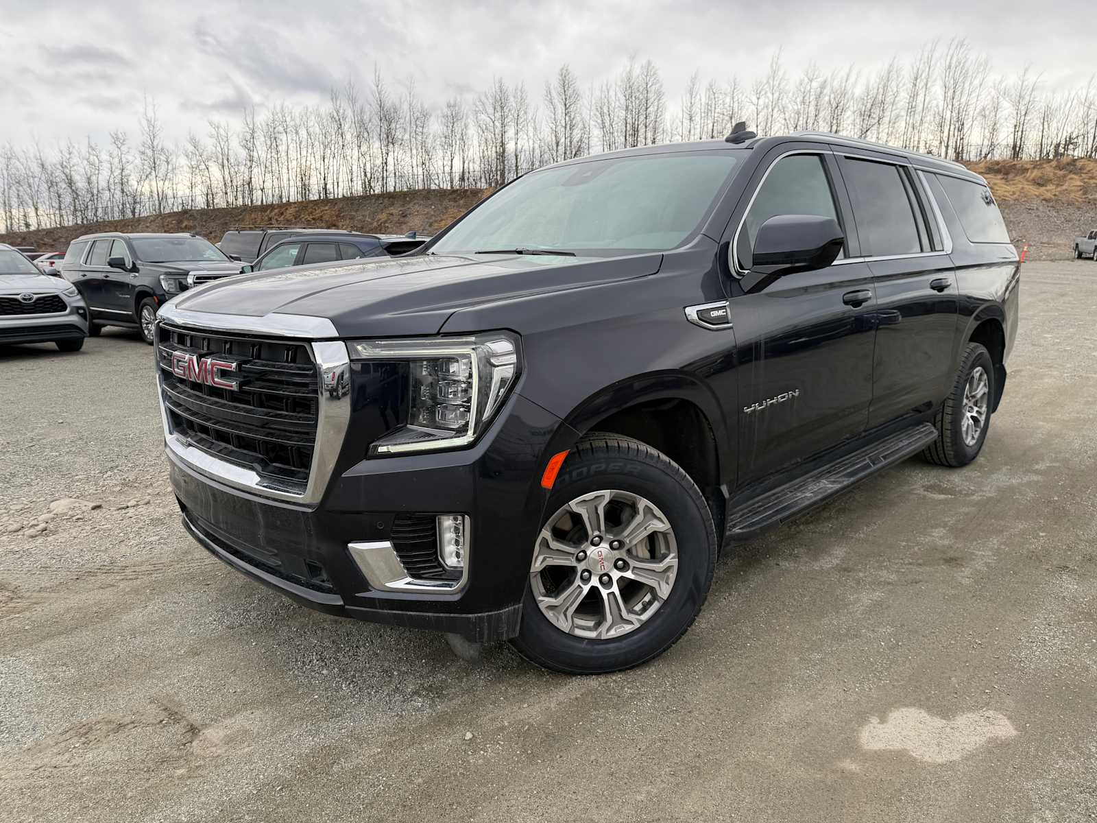 2023 GMC Yukon 4WD SLE's photo