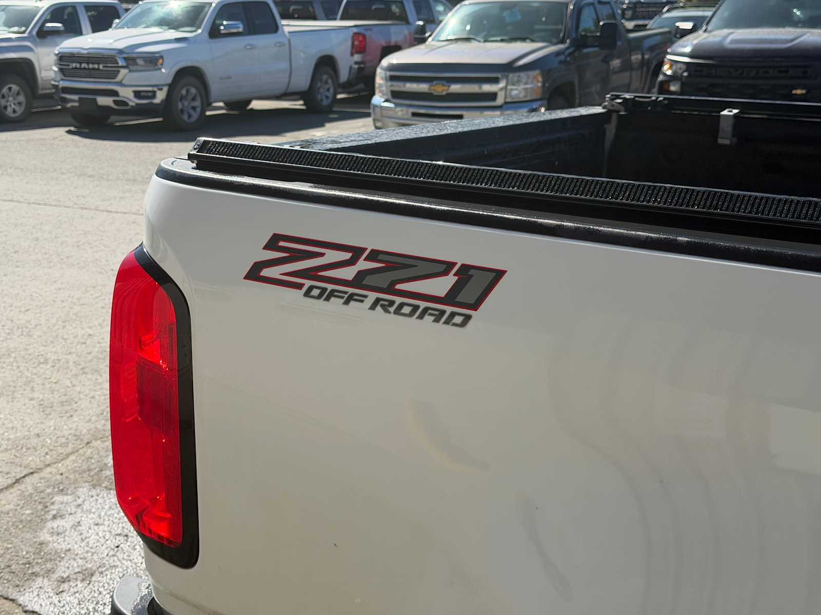 Thumbnail: 2021 Chevrolet Colorado - 20