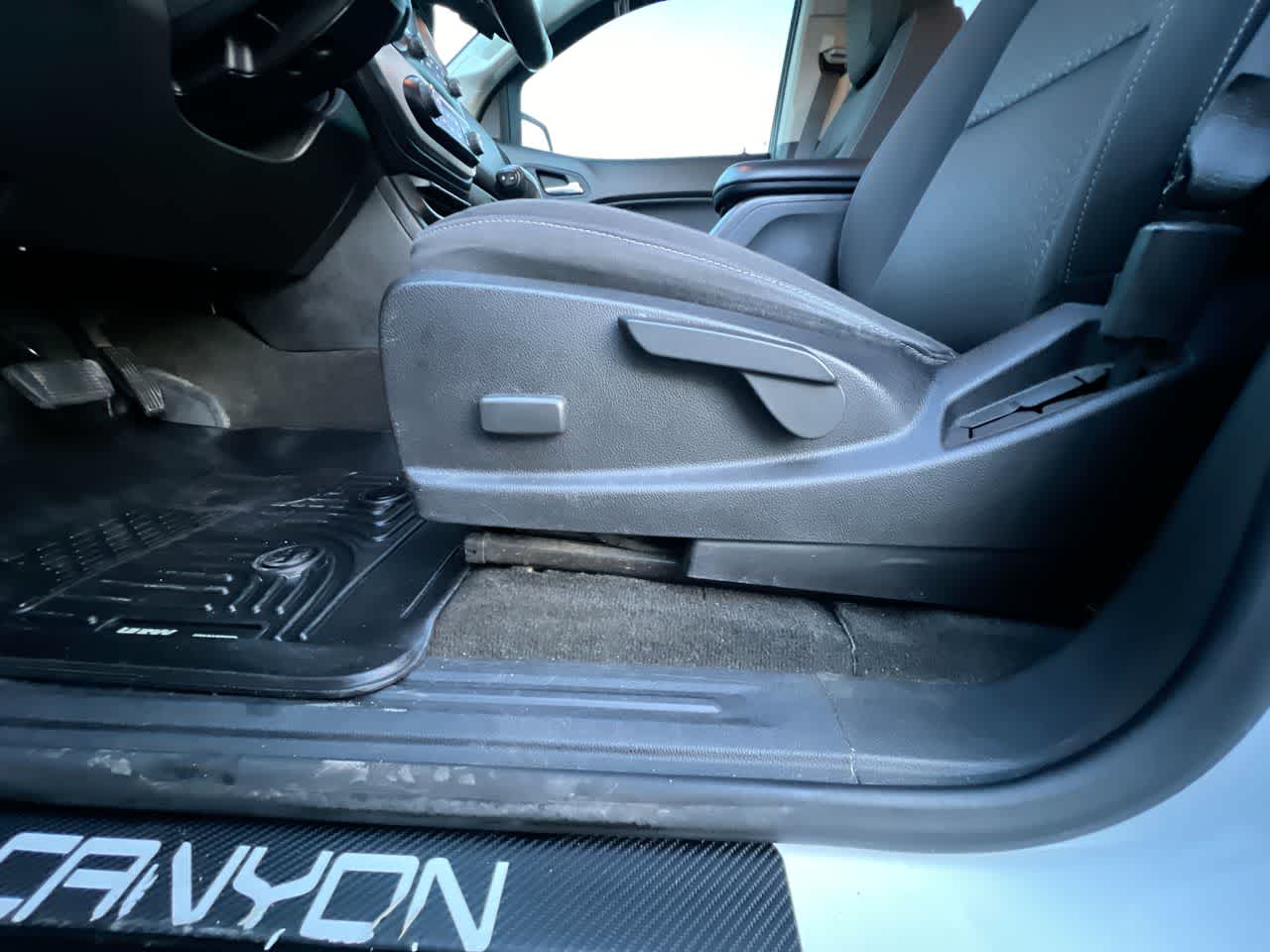 Thumbnail: 2017 GMC Canyon - 12