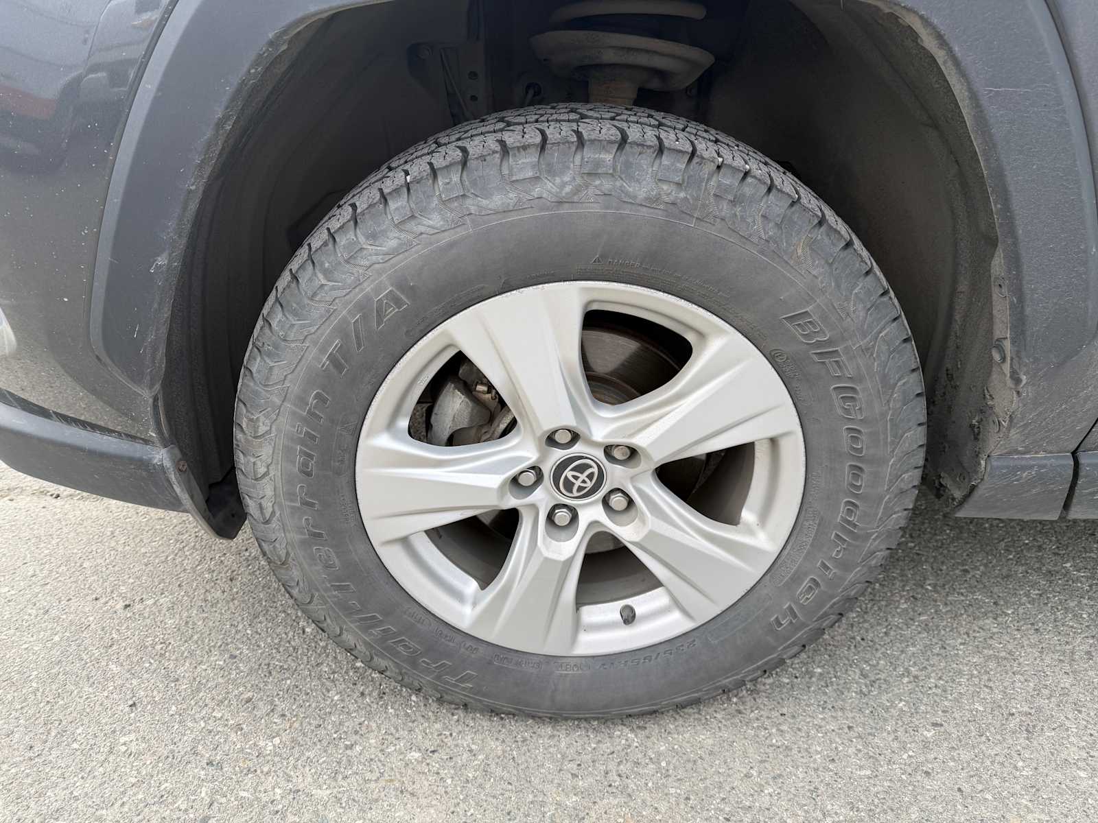 Thumbnail: 2021 Toyota RAV4 - 10