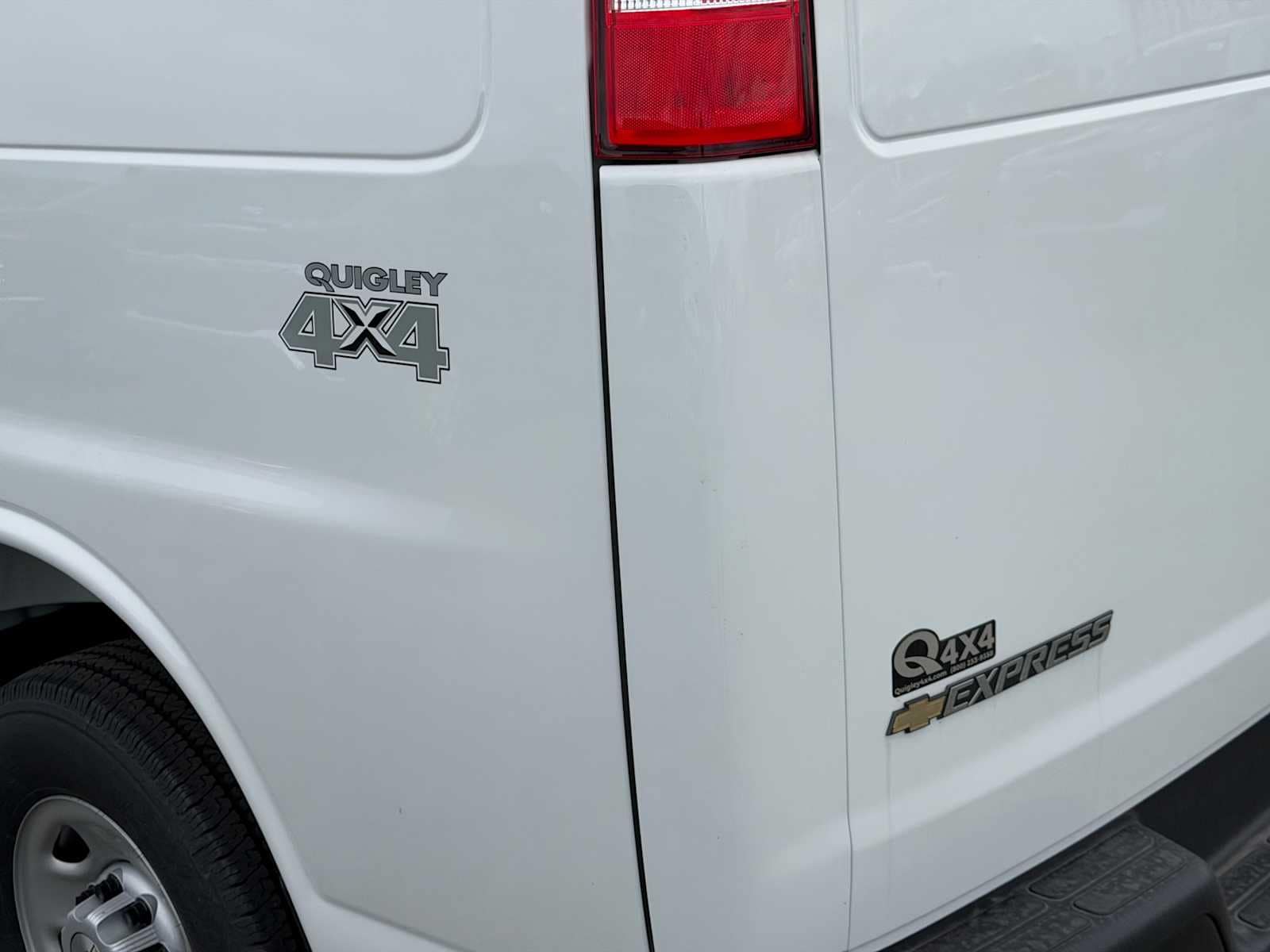 2025 Chevrolet Express Cargo Work Van - Photo 15