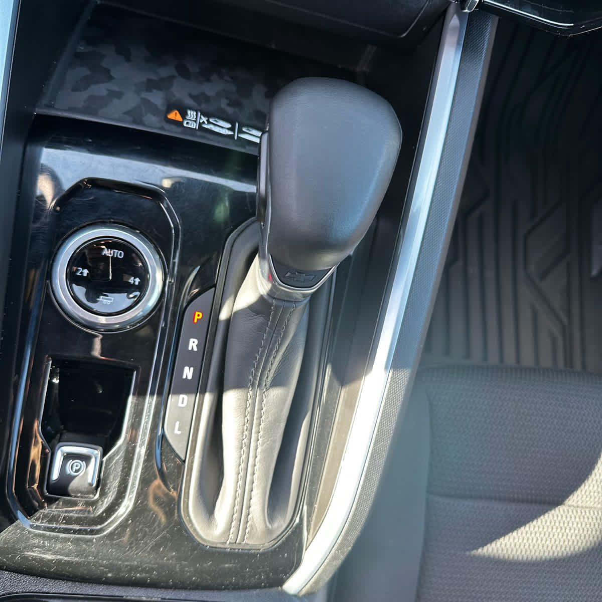 Thumbnail: 2023 Chevrolet Colorado - 25