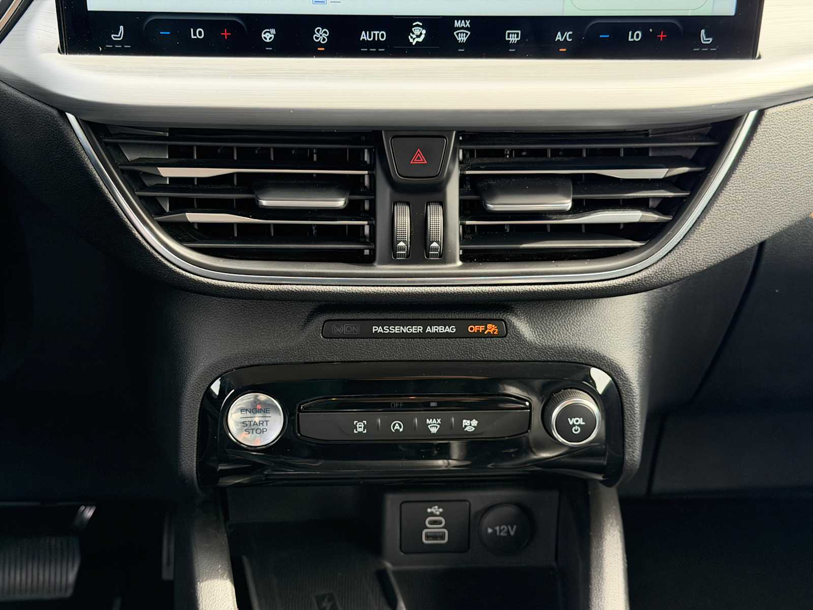 2025 Ford Escape Platinum - Photo 21