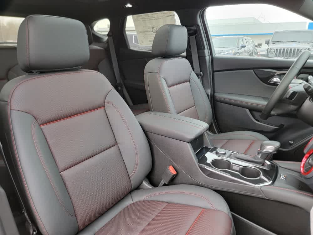 Thumbnail: 2025 Chevrolet Blazer - 19