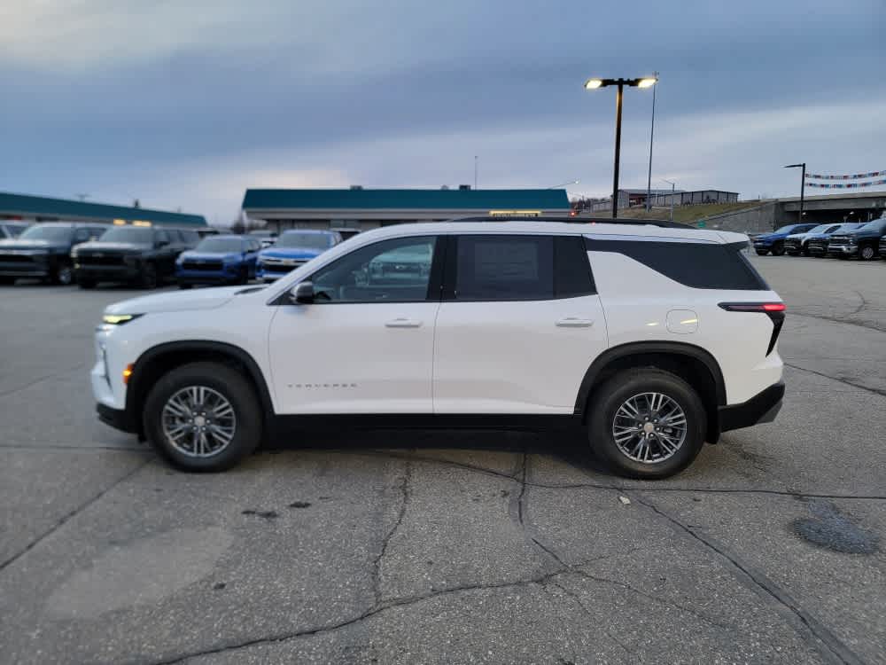 Thumbnail: 2026 Chevrolet Traverse - 2