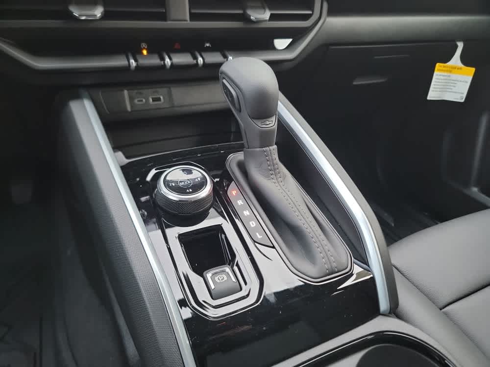 Thumbnail: 2026 Chevrolet Colorado - 16