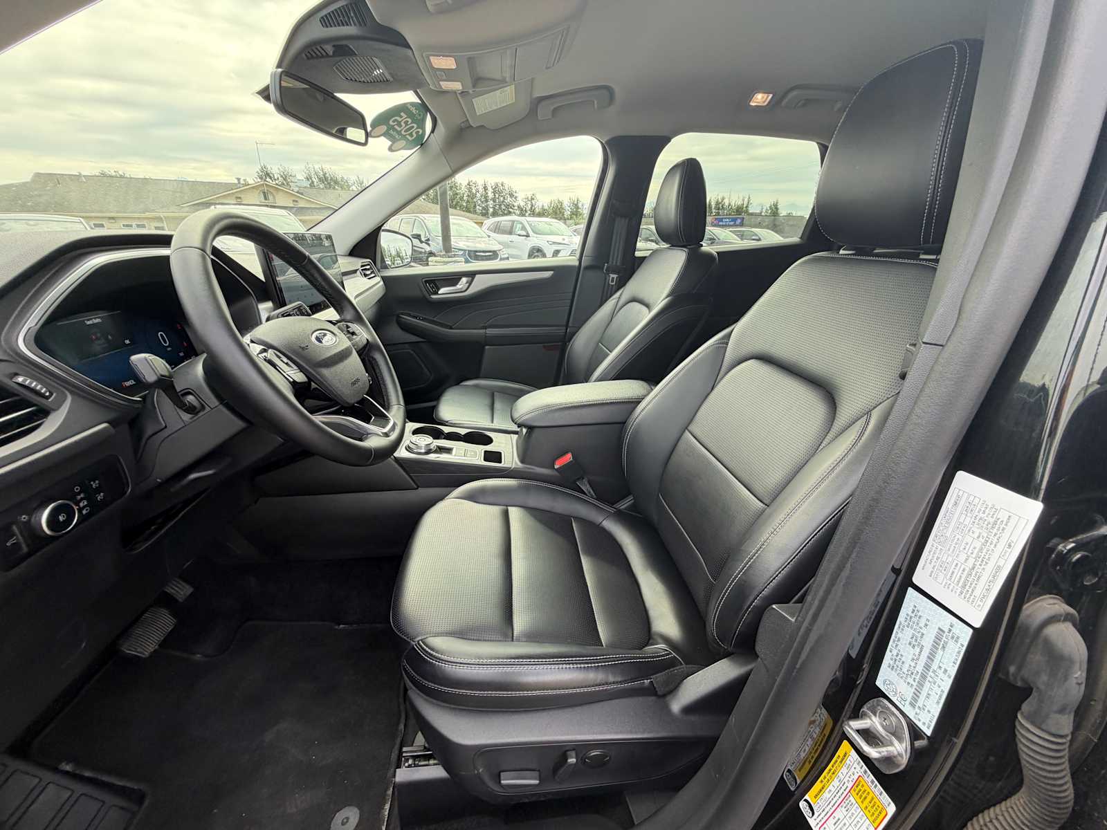 2025 Ford Escape Platinum - Photo 6