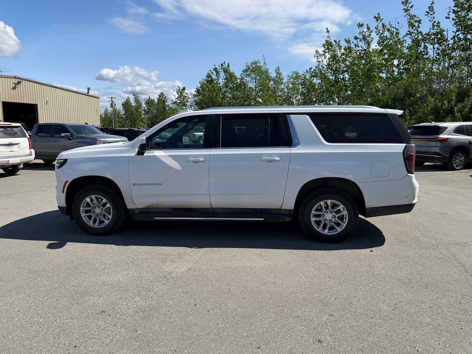 Thumbnail: 2025 Chevrolet Suburban - 4