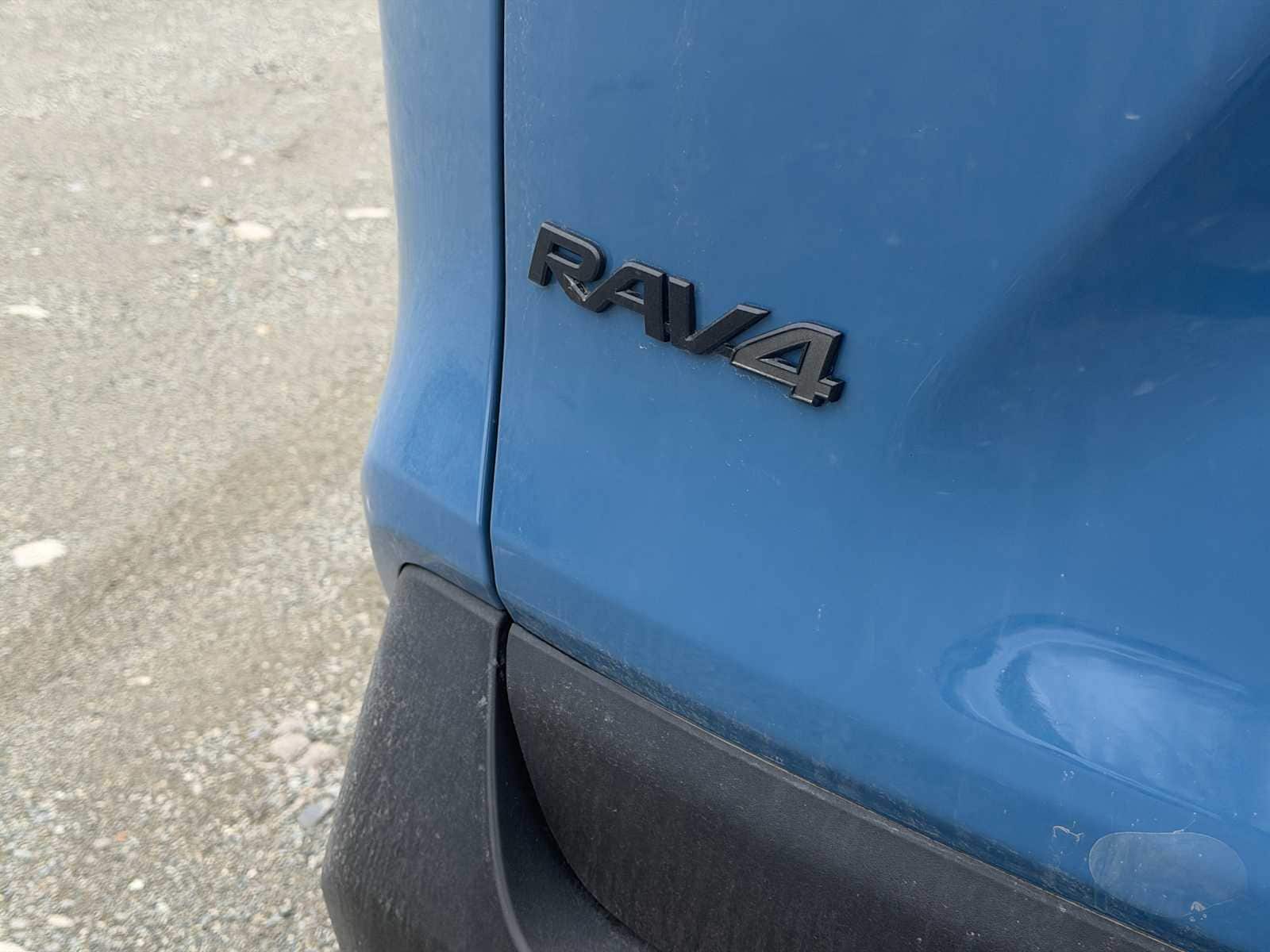 Thumbnail: 2022 Toyota RAV4 - 20