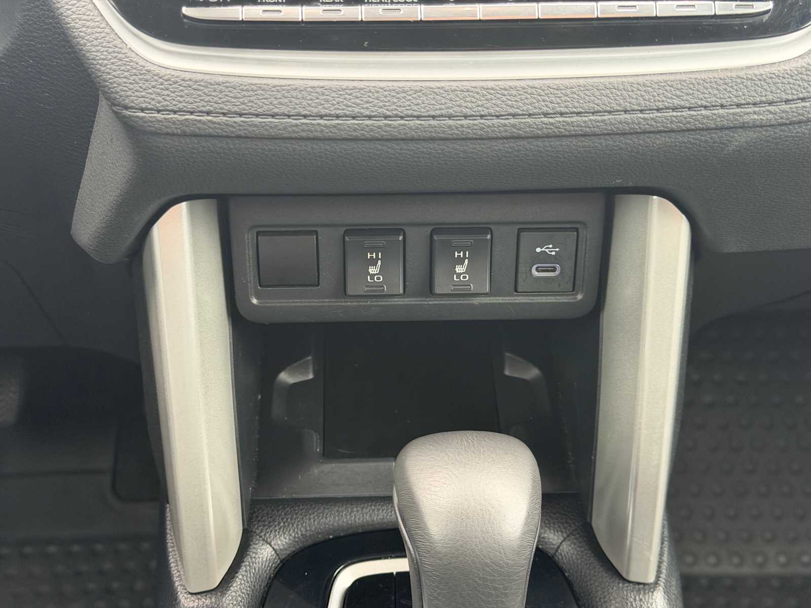 2024 Toyota Corolla Cross XLE - Photo 19