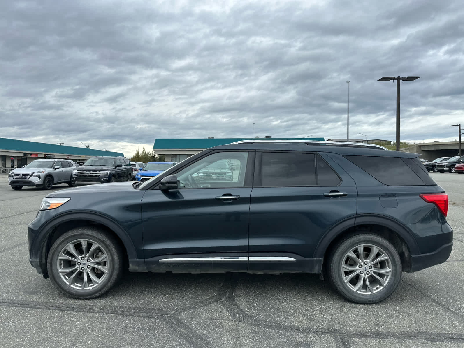 2022 Ford Explorer Limited photo 2
