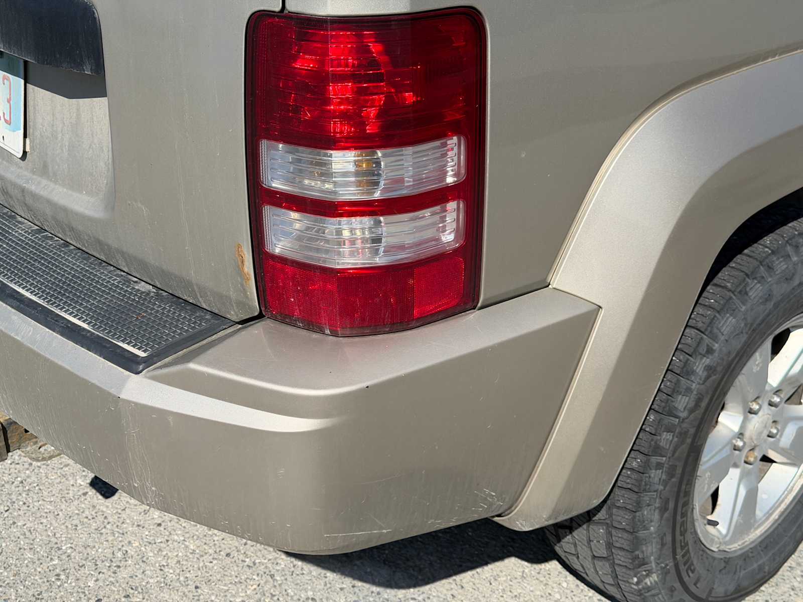Thumbnail: 2011 Jeep Liberty - 21
