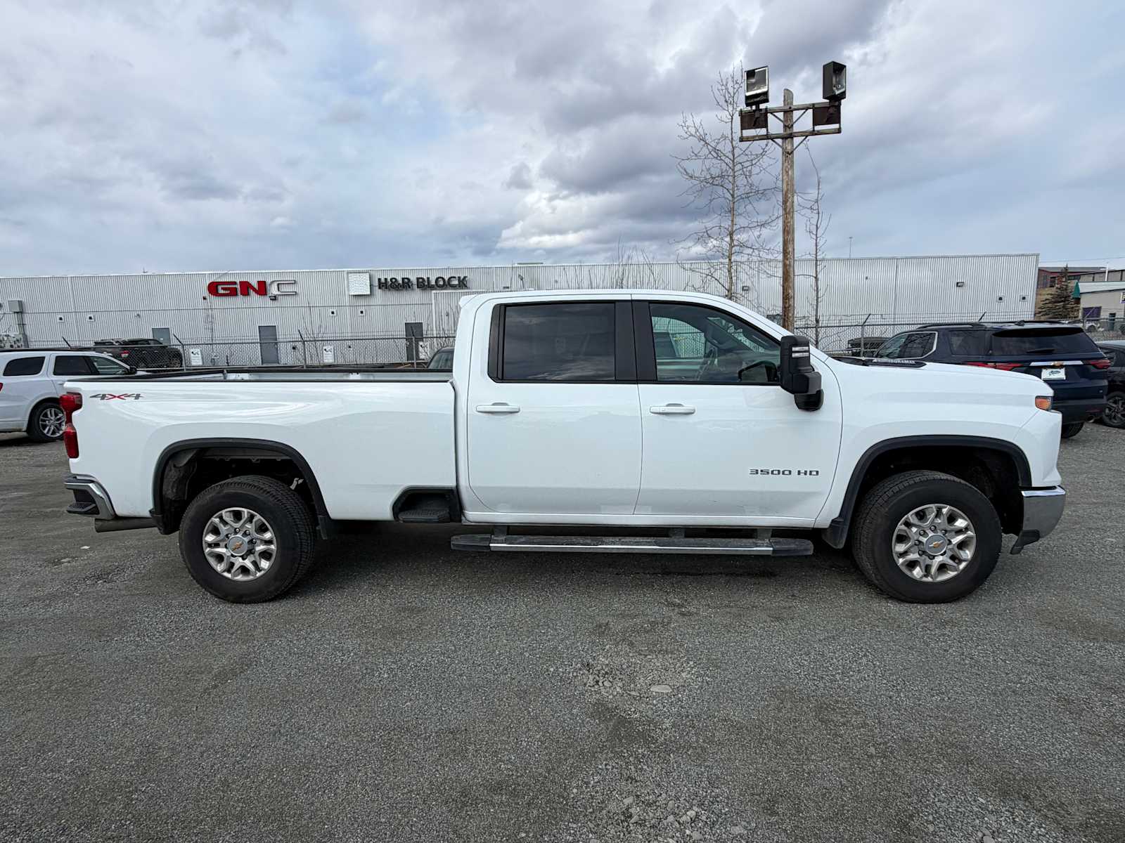 2025 Chevrolet Silverado 3500HD LT - Photo 6
