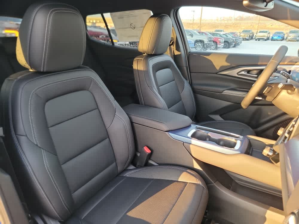 Thumbnail: 2025 Chevrolet Equinox - 18