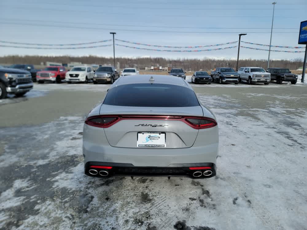 Thumbnail: 2018 Kia Stinger - 4