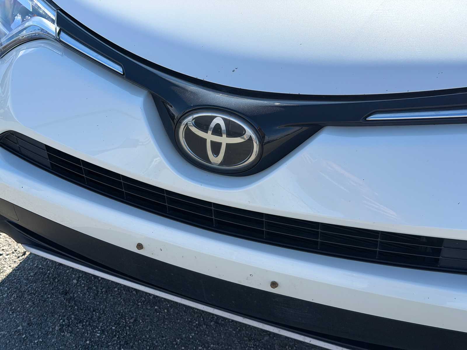 Thumbnail: 2018 Toyota RAV4 - 12