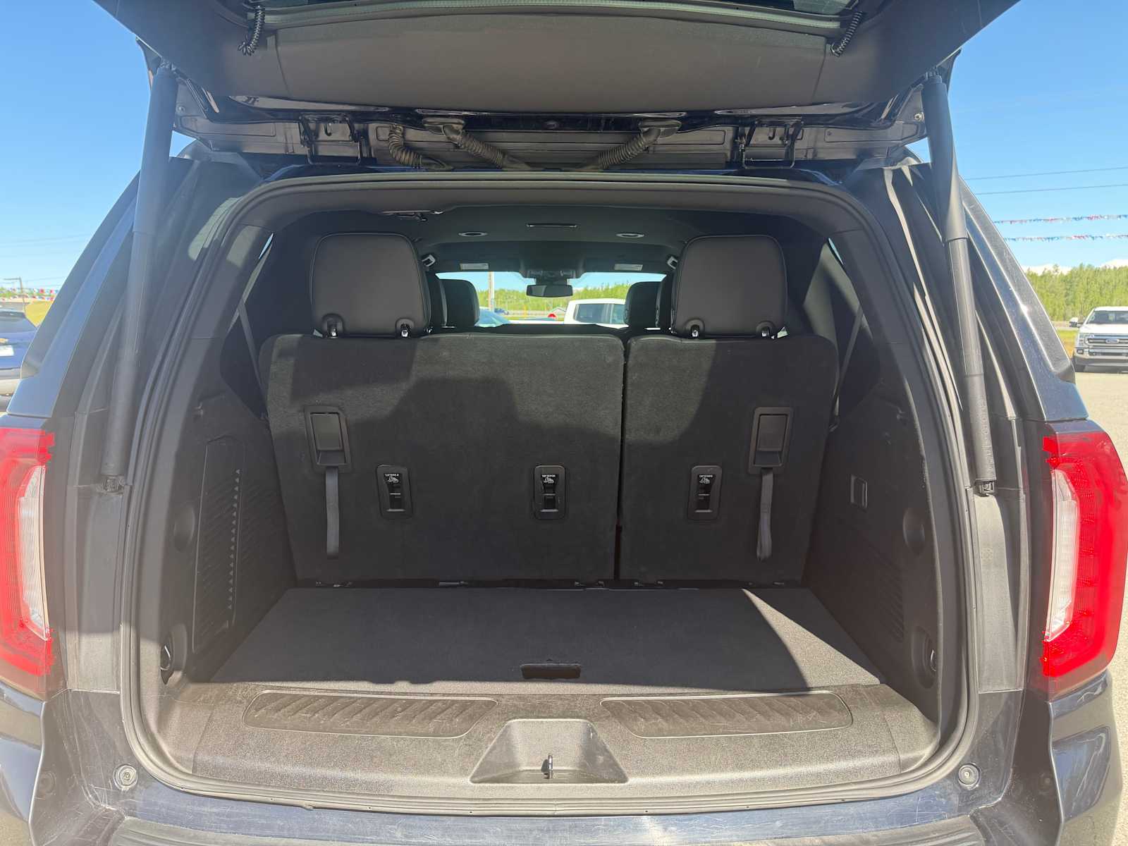 2023 GMC Yukon SLT - Photo 19