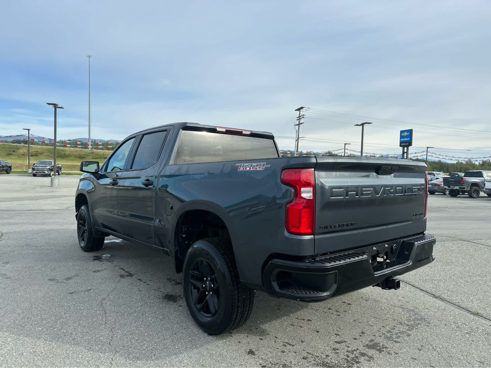2022 Chevrolet Silverado Trail Boss Custom photo 2