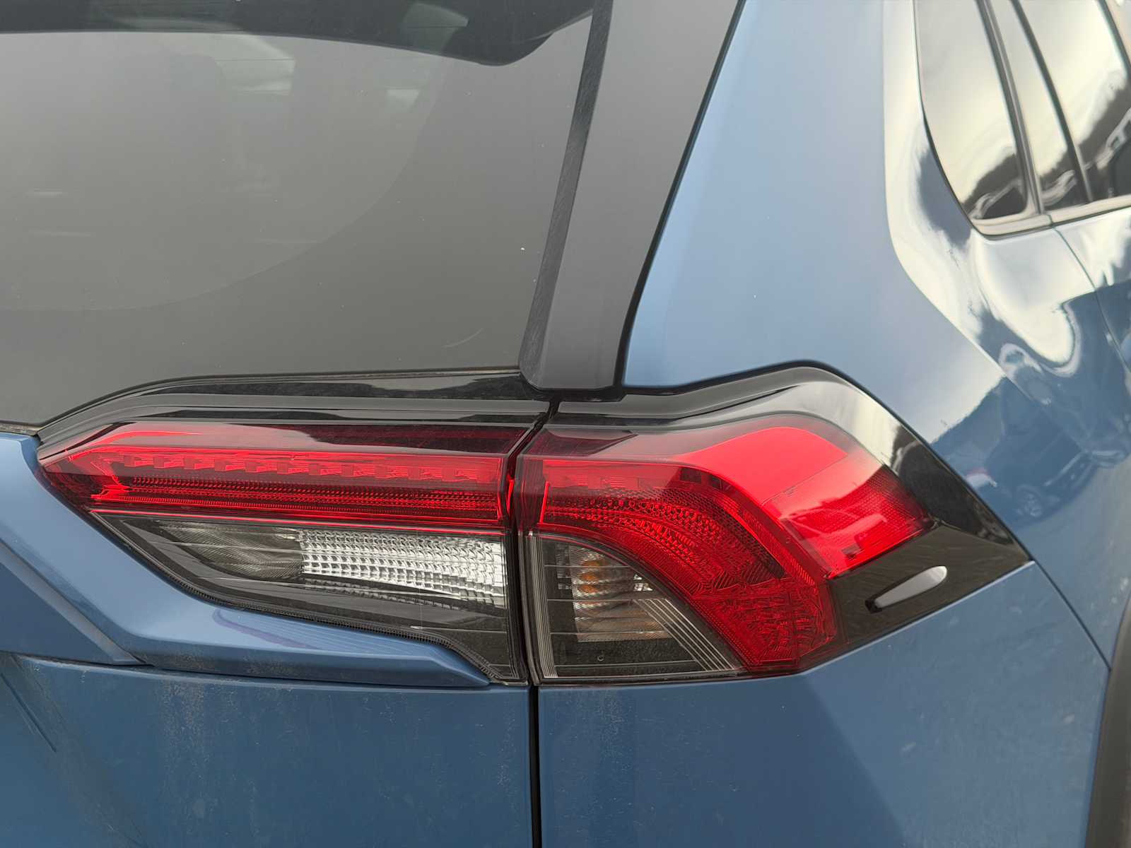 Thumbnail: 2022 Toyota RAV4 - 18