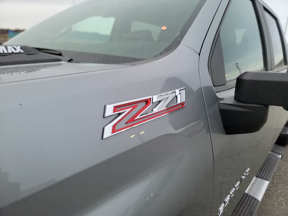 Thumbnail: 2026 Chevrolet Silverado 3500 - 23