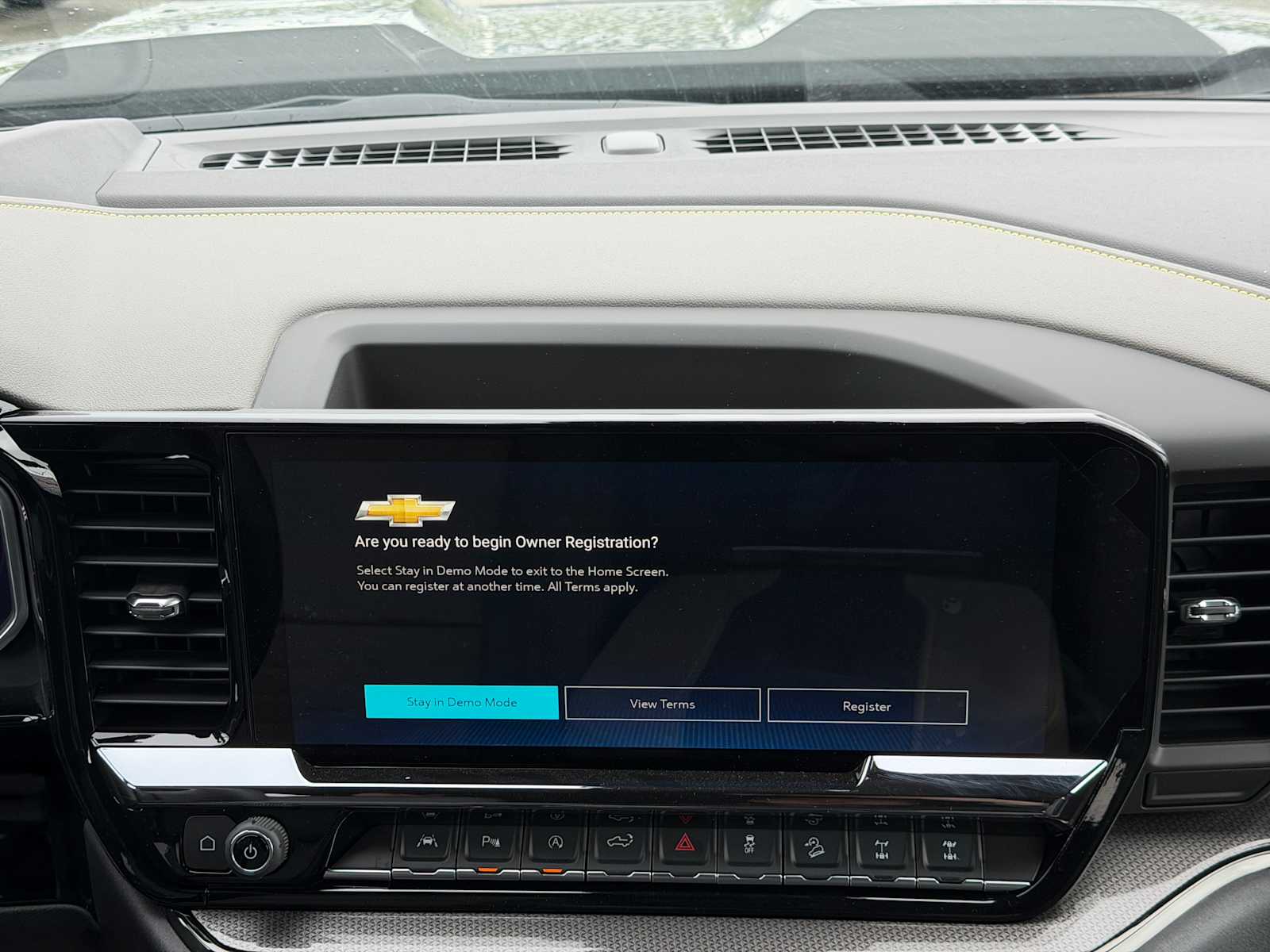 2026 Chevrolet Silverado 1500 ZR2 - Photo 18