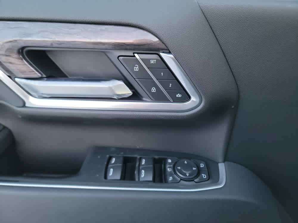 Thumbnail: 2026 Chevrolet Silverado 2500 - 10