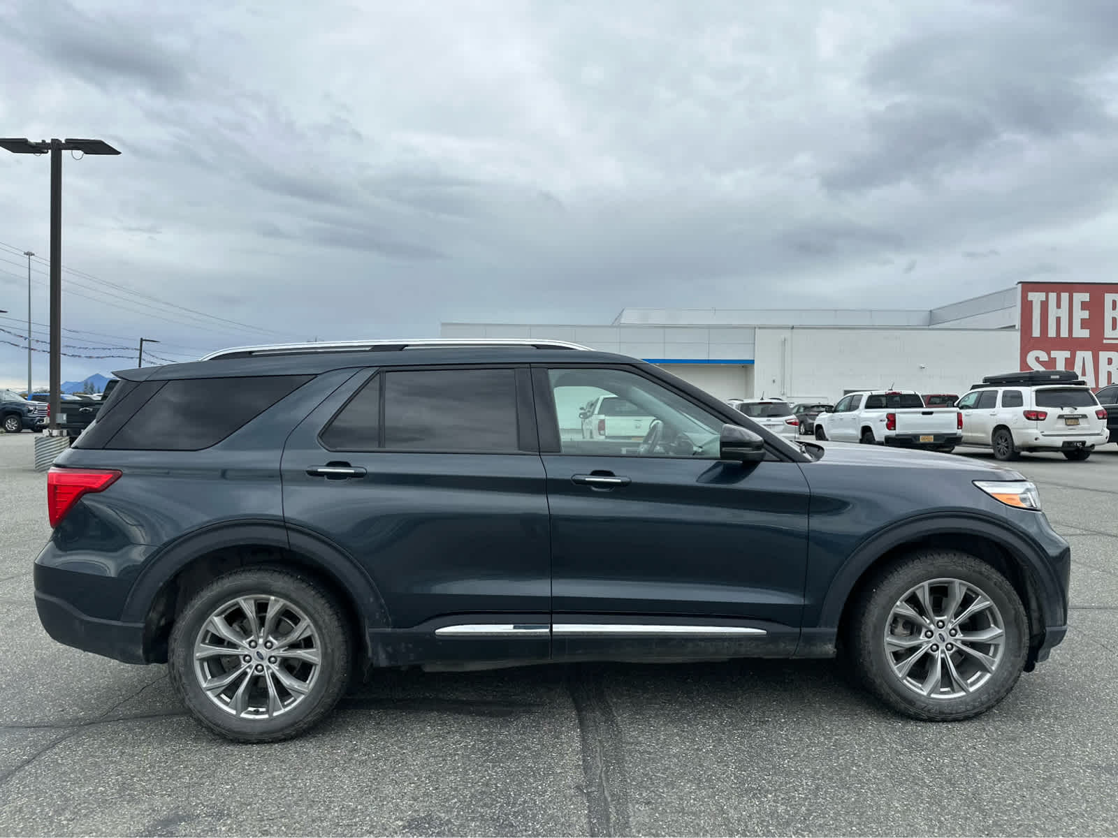 Thumbnail: 2022 Ford Explorer - 8