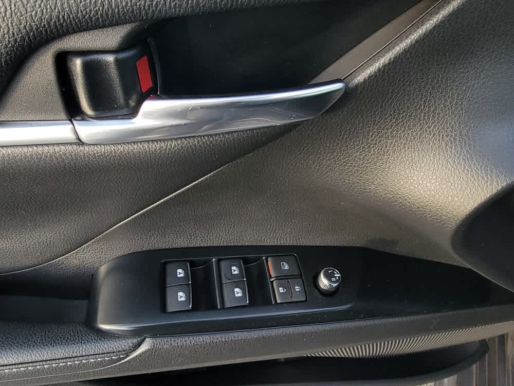 Thumbnail: 2019 Toyota Camry - 10