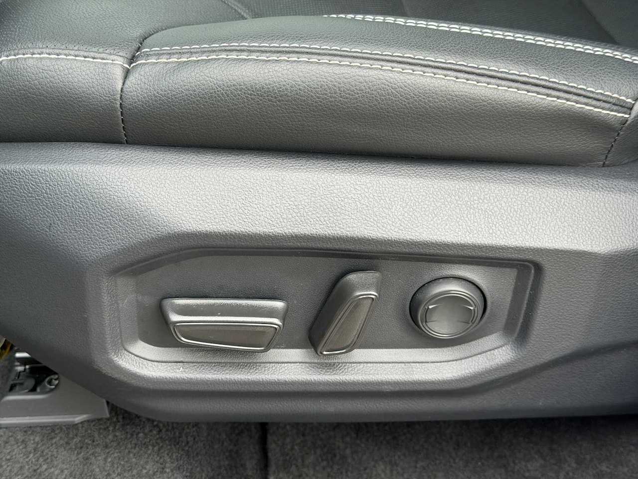 2026 Toyota Sequoia SR5 - Image 5
