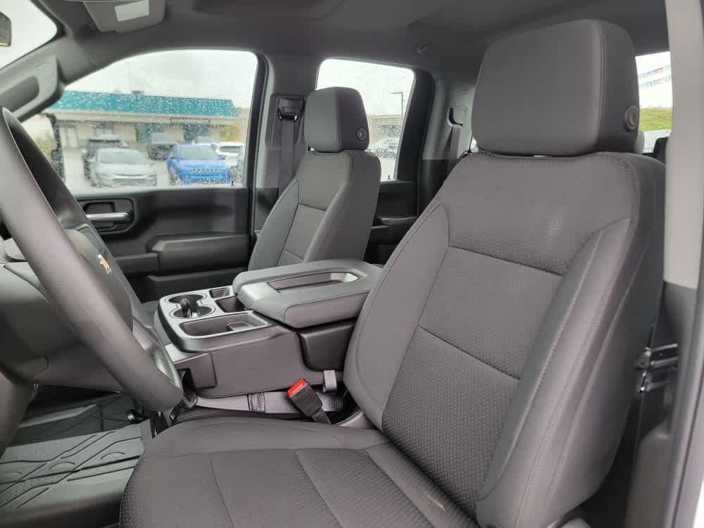 Thumbnail: 2025 Chevrolet Silverado 3500 - 16