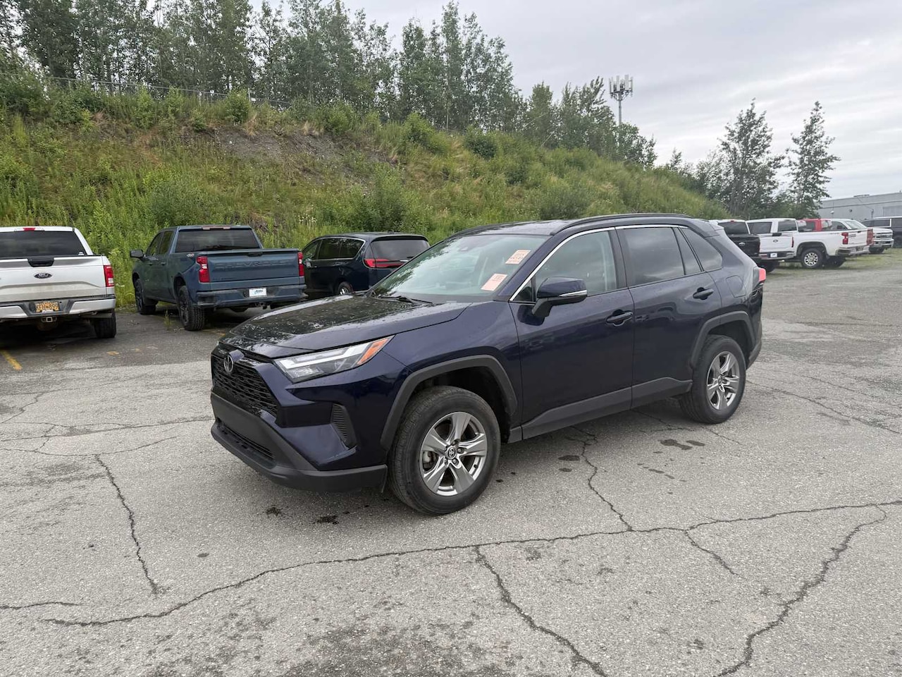2024 Toyota RAV4 XLE - Image 3
