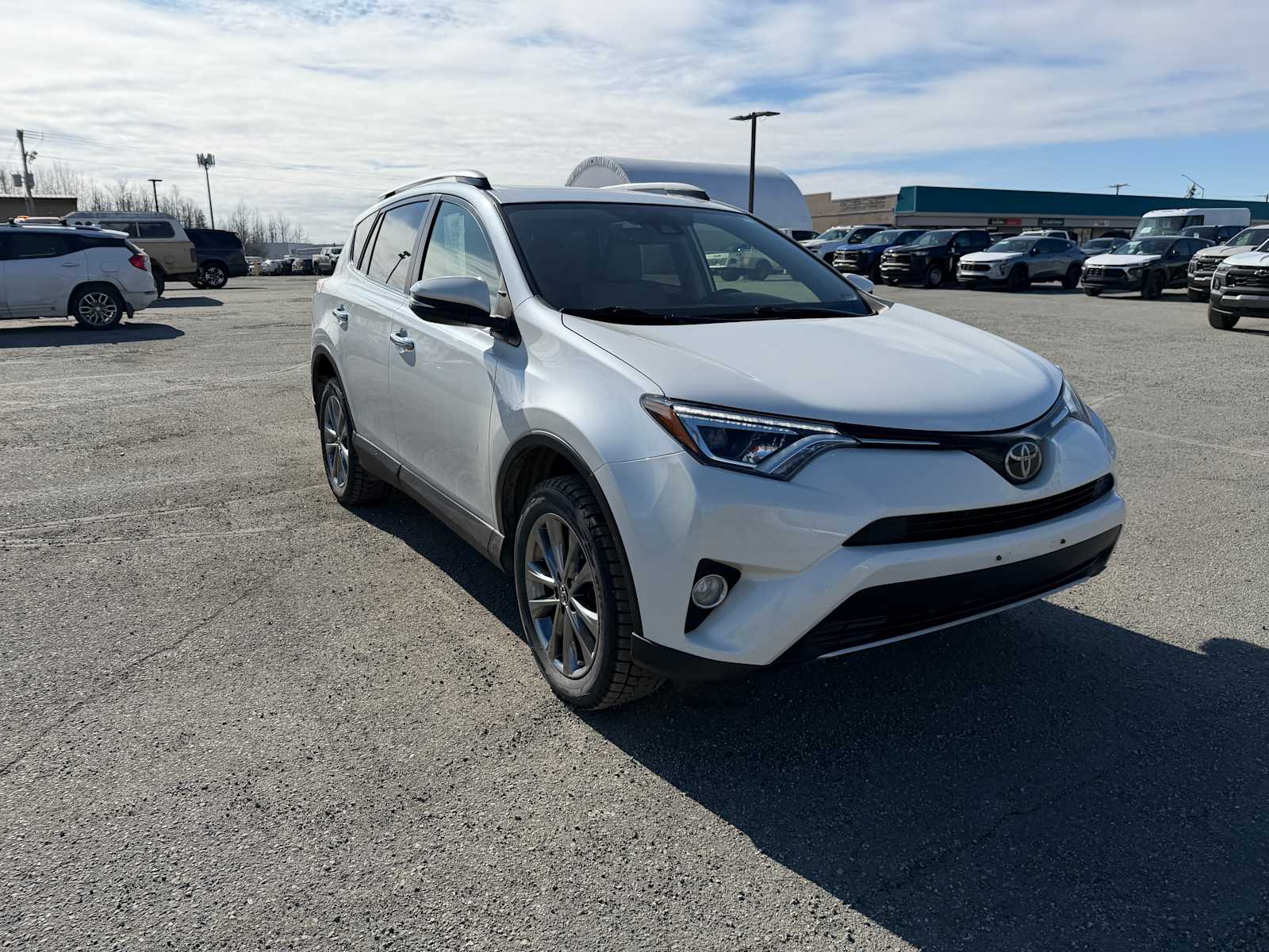 Thumbnail: 2018 Toyota RAV4 - 4