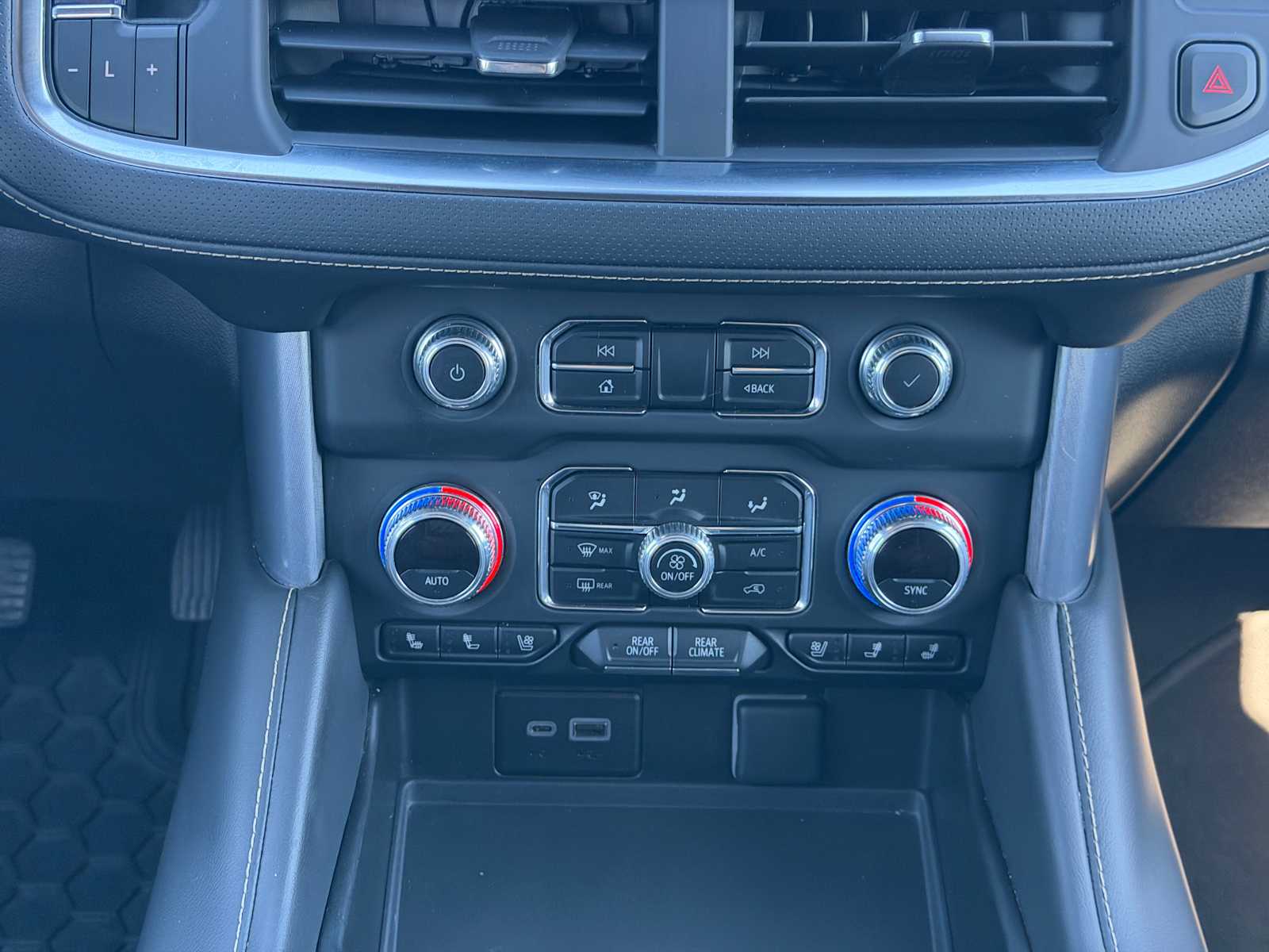 2023 GMC Yukon SLT - Photo 22