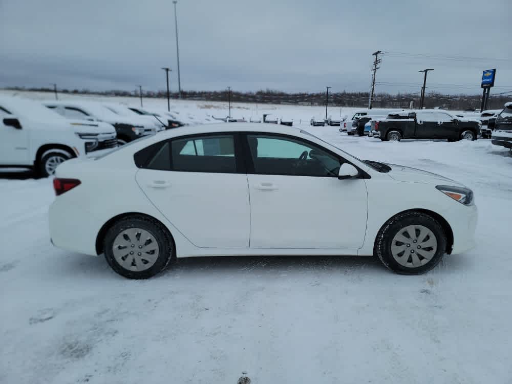 Thumbnail: 2020 Kia Rio - 6