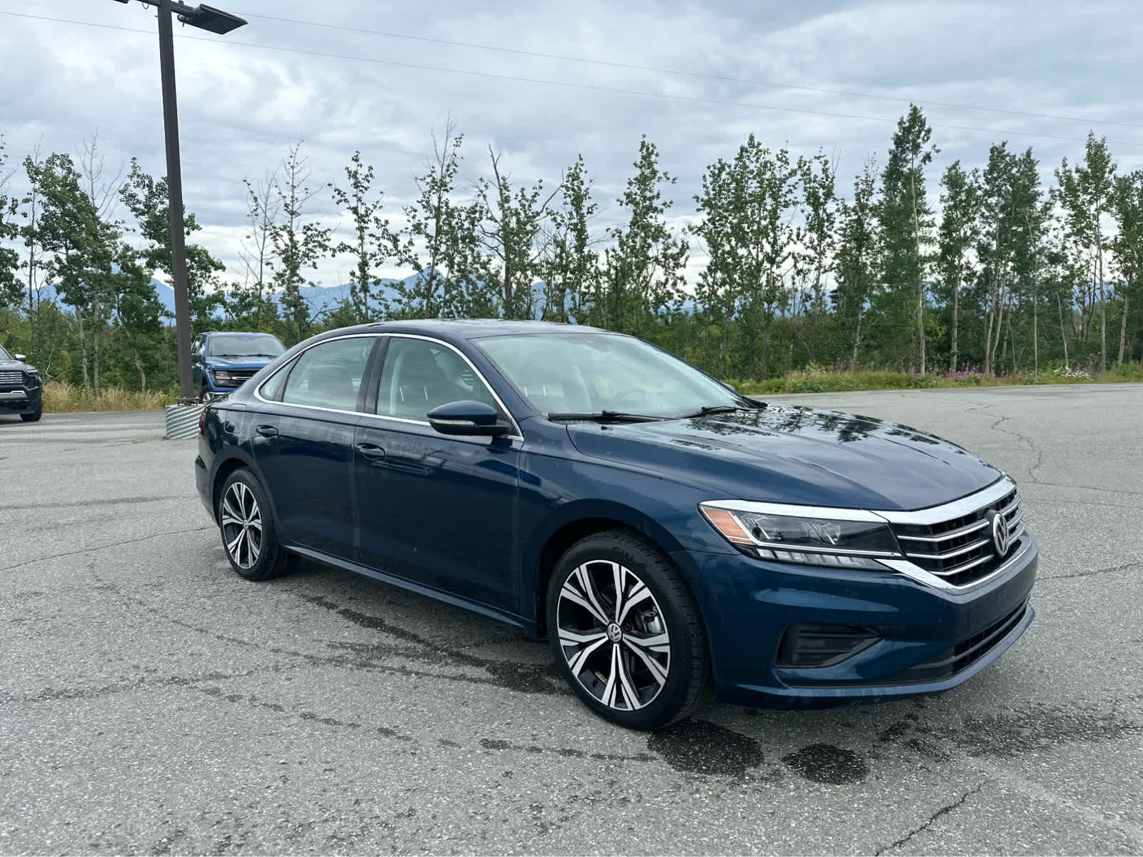 Thumbnail: 2022 Volkswagen Passat - 9
