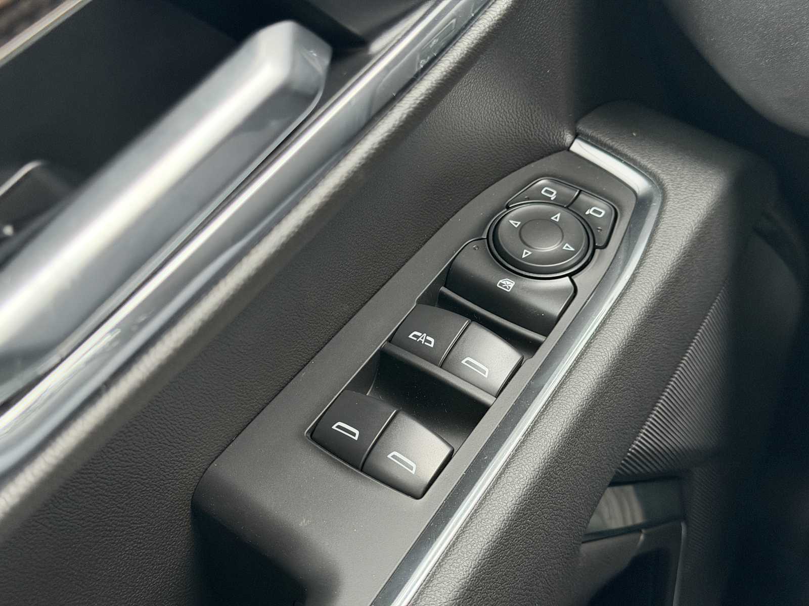 Thumbnail: 2026 Chevrolet Silverado 1500 - 4