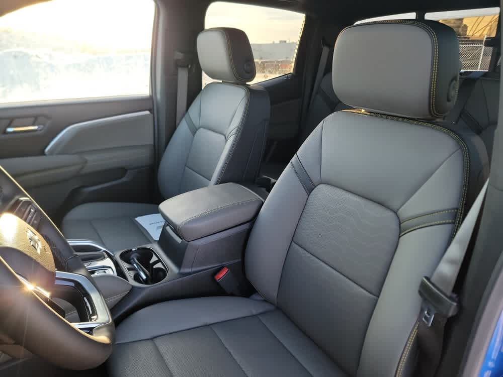 Thumbnail: 2026 Chevrolet Colorado - 12