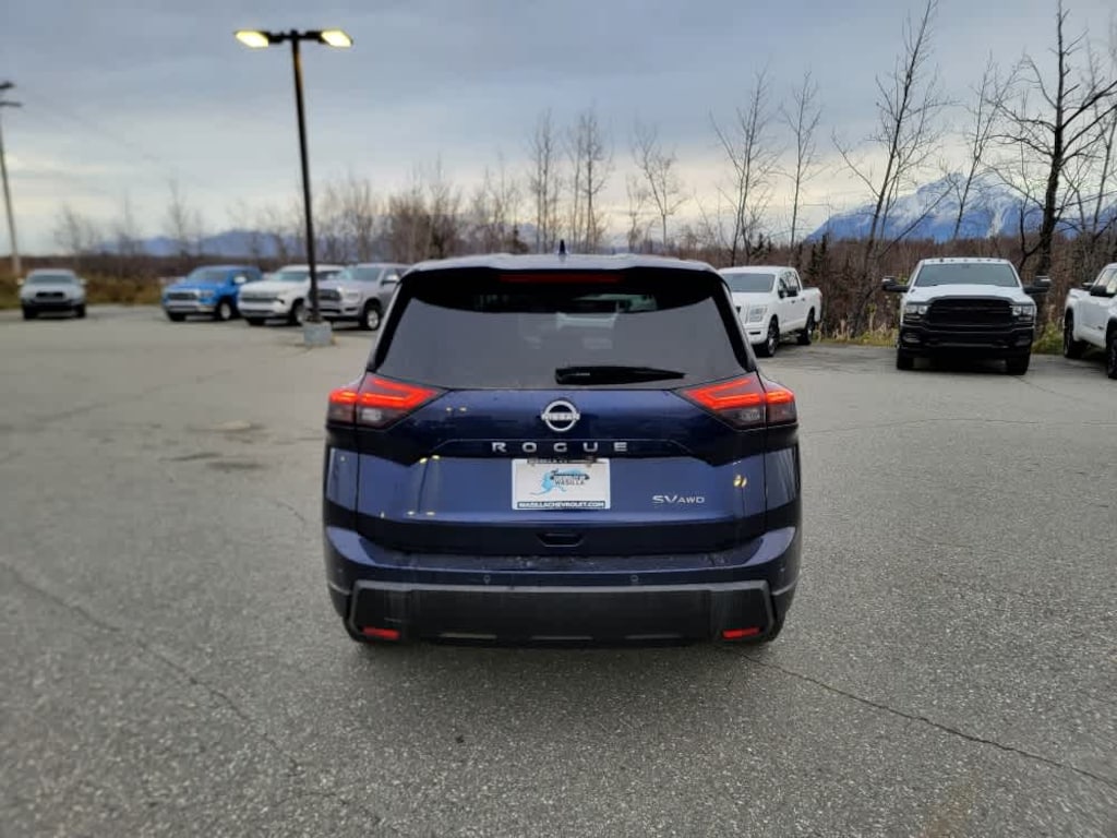 Used 2024 Nissan Rogue SV