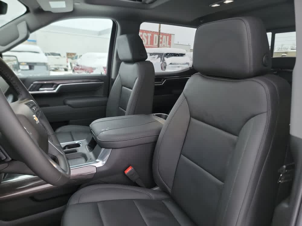 Thumbnail: 2026 Chevrolet Silverado 1500 - 12