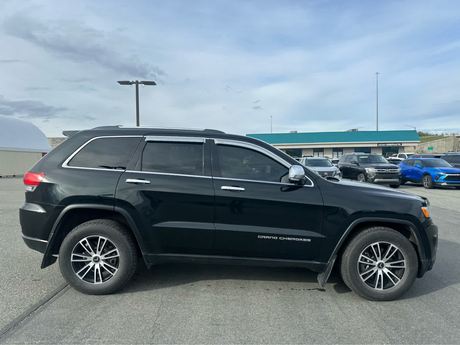 Thumbnail: 2015 Jeep Grand Cherokee - 8
