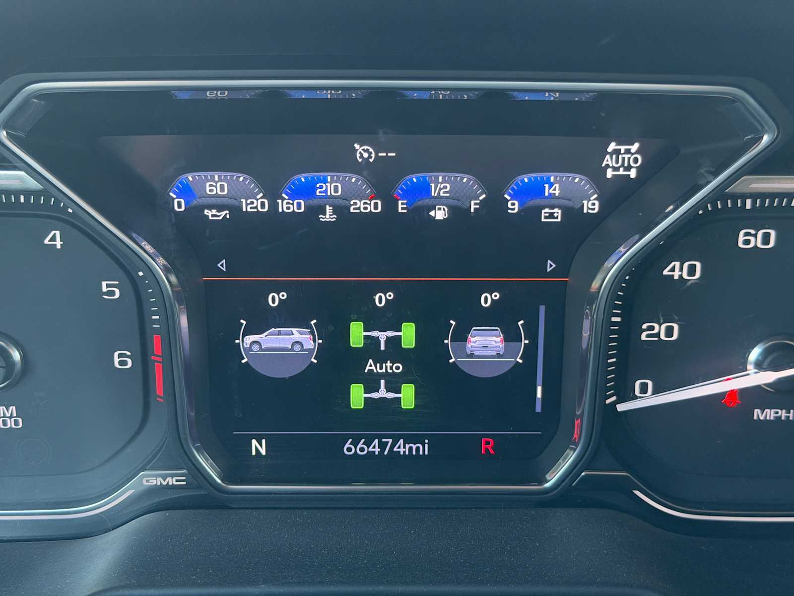 Thumbnail: 2021 GMC Yukon XL - 3