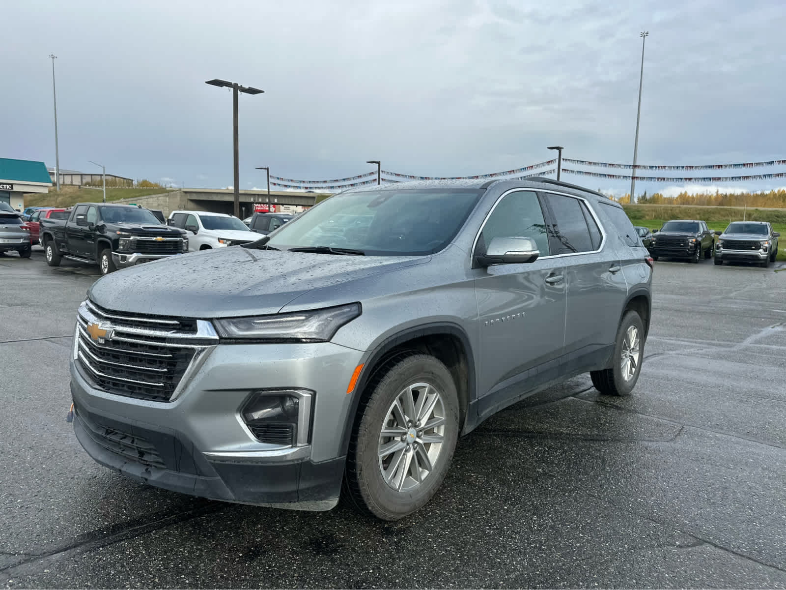 Thumbnail: 2023 Chevrolet Traverse - 3