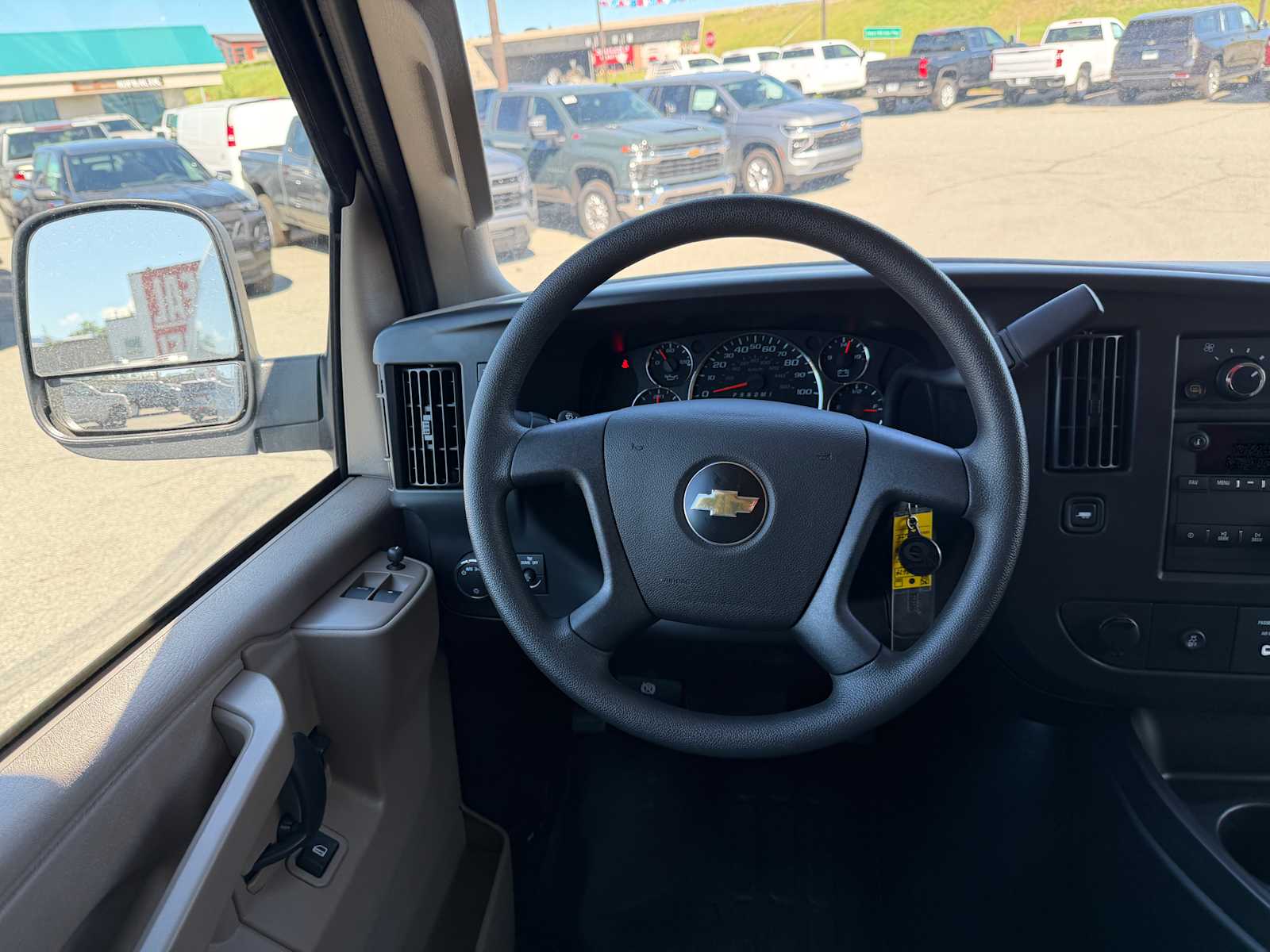 2025 Chevrolet Express Cargo Work Van - Photo 20