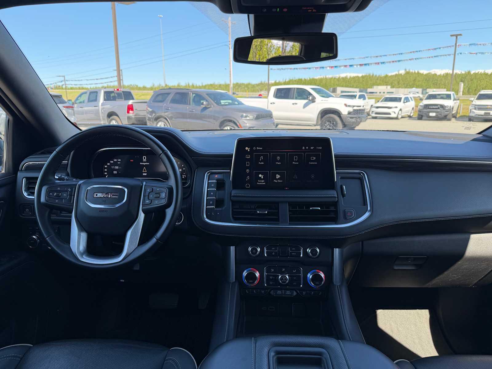 2023 GMC Yukon SLT - Photo 23