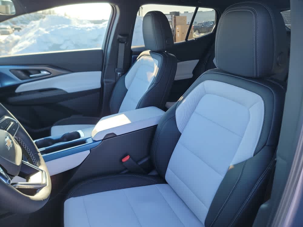 Thumbnail: 2026 Chevrolet Equinox - 12