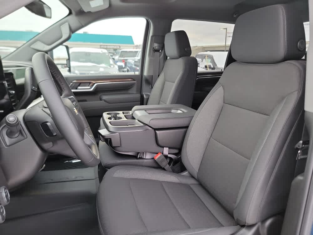 Thumbnail: 2026 Chevrolet Silverado 3500 - 12