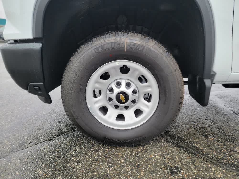 Thumbnail: 2025 Chevrolet Silverado 3500 - 9