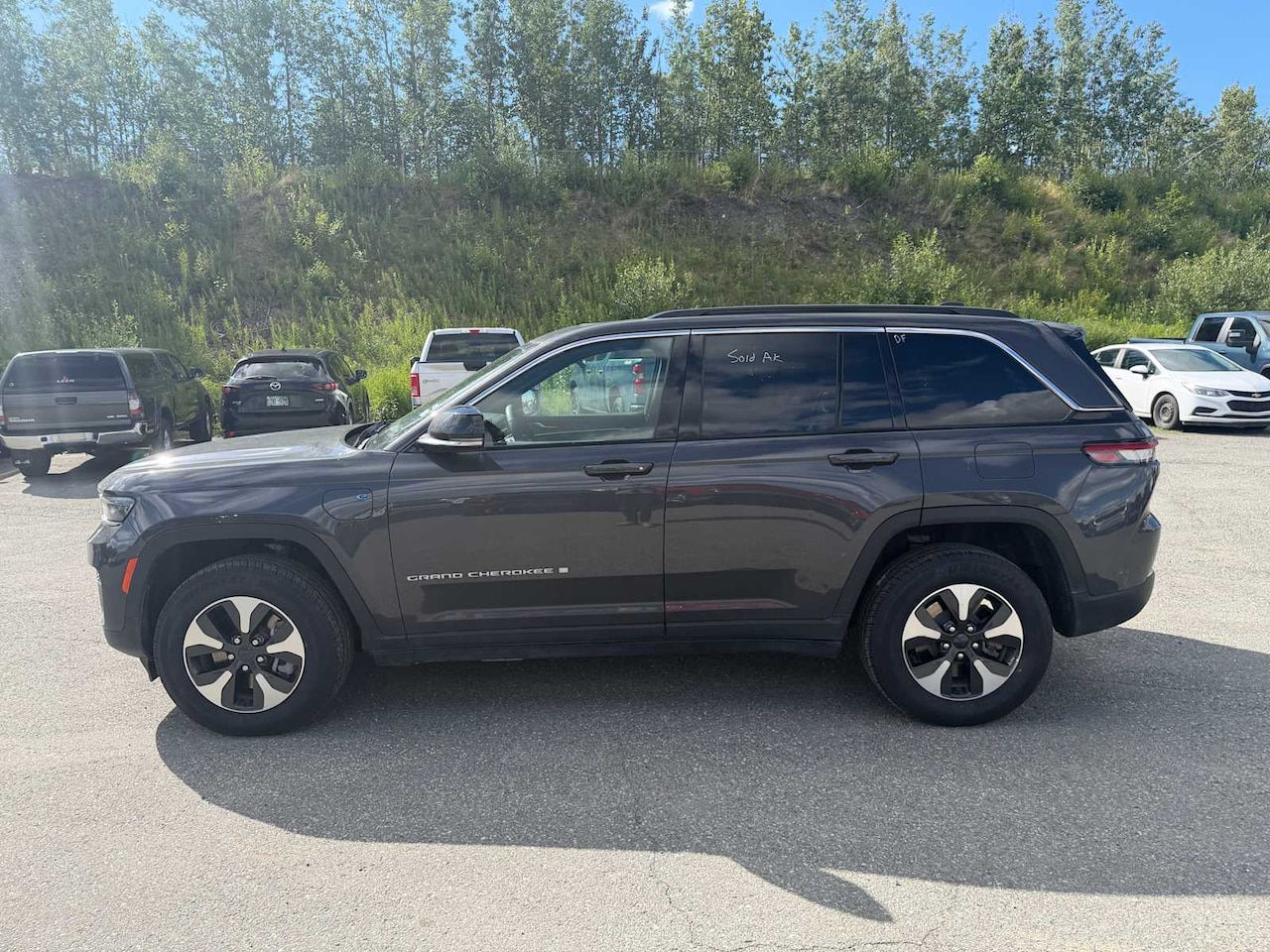 2024 Jeep Grand Cherokee 4xe - Image 2