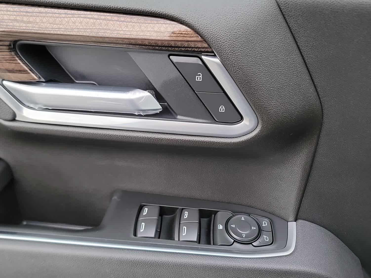 Thumbnail: 2026 Chevrolet Silverado 1500 - 10